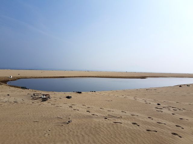 Đảo[-]nổi[-]kỳ[-]lạ[-]giữa[-]biển[-]Hội[-]An:[-]"Xóa"[-]đảo[-]hay[-]để[-]cho[-]tồn[-]tại?